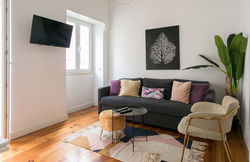 Santa Engracia Apartment | The Graceful Escape