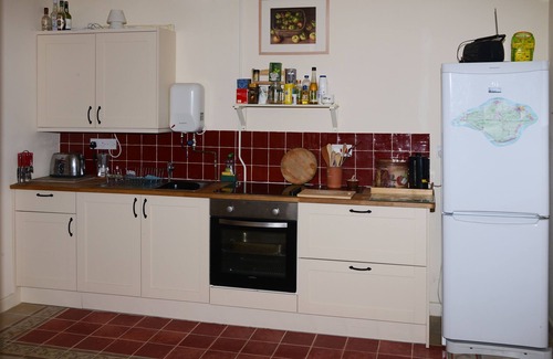 Godshill Cottage | The Granary at French Mill: charming cottage set in extensive garden with stream