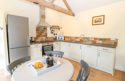 Stanfield Cottage | THE GRANARY, family friendly in Willow Grange Barns, Stanfield