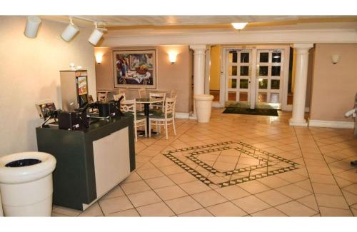 Texarkana Hotel | The Grand by Capital O Texarkana I-30