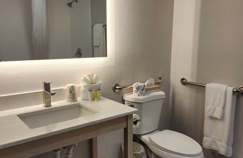 Peoria Hotel | The Grand Inn
