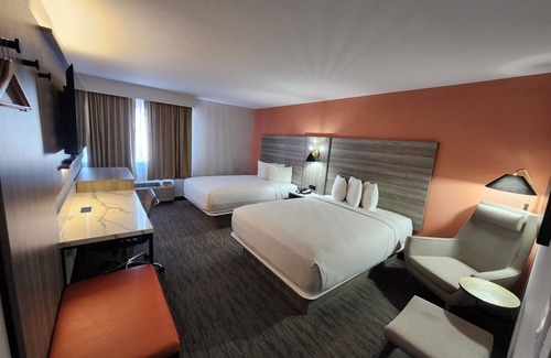 Peoria Hotel | The Grand Inn