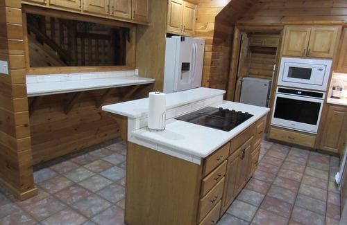 Shreveport Cabin | The Grand Lodge, Pool House, & Private Pool at God's Country Resort