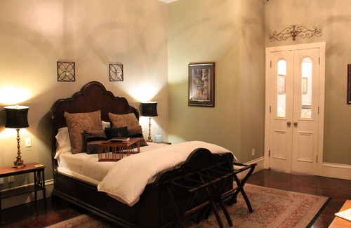 Pascagoula Bed & Breakfast | The Grand Magnolia Ballroom & Suites
