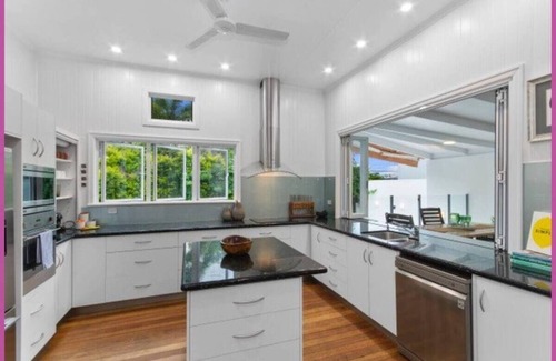Pimlico House | The Grand Queenslander On Turner