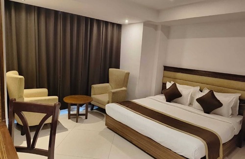 Auli Hotel | The Grand Radiant