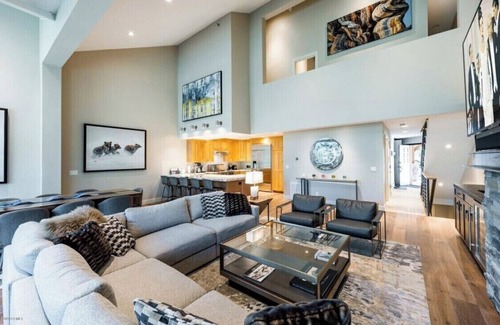 Deer Valley House | The Grand View-Gorgeous townhome and views, 5 min to Silver Lake Lodge & Stein