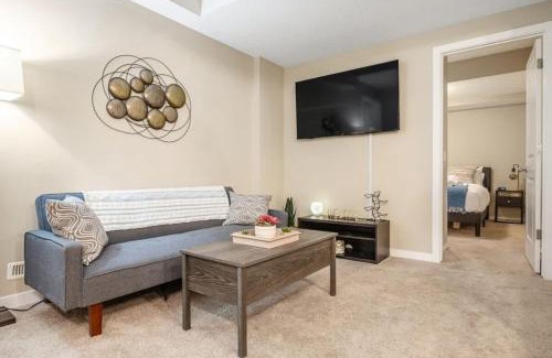 Southeast Calgary House | The Grande 1BD 1BA - Full Kitchen Guest Suite