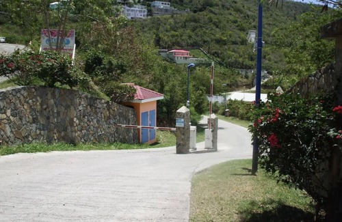 Cul de Sac Villa | The Grande Nest is a 2 bedroom condo in the gated community of Valley Estate.