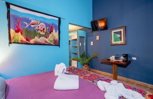 Palm Beach Estates Hotel | The Grateful Hotel