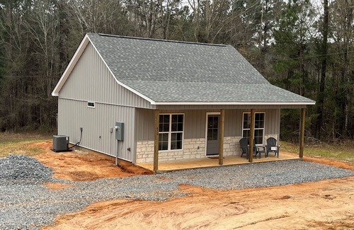 Calhoun Cottage | The Gray Cottage on Brownlee!