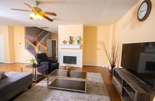Clodine House | “The Great Escape” with Pool and Pool Table