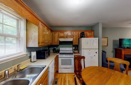 Trenton Cabin | The Great Getaway at Cabins in the Clouds!