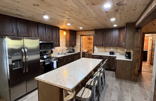 Flat Rock Cabin | The Great Getaway Cabin (With large game loft)