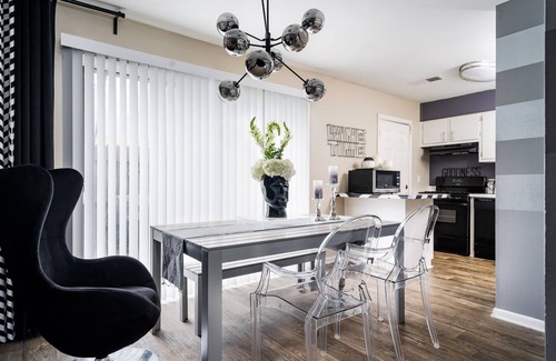 Bolton House | The Greatest of All Time Pad! #Stylish #Townhouse #Exceptional #2br #Kingbed