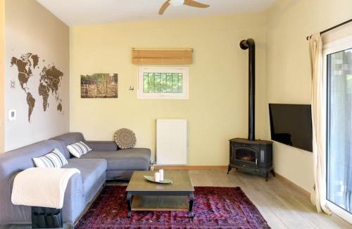 Nea Makri House | The green beach house - Athina’s place
