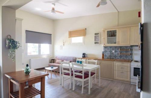 Nea Makri House | The green beach house - Athina’s place