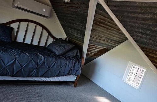 Mineola House | The Green Cabin