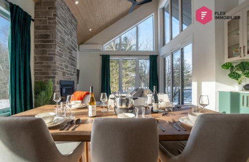 Saint-Basile Ski Chalet | The Green Chill at Cité-Jardin - Private SPA, Ping pong, Fireplace & Pool