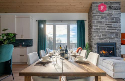 Saint-Basile Ski Chalet | The Green Chill at Cité-Jardin - Private SPA, Ping pong, Fireplace & Pool