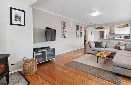Lynmore House | The Green Door - Rotorua Holiday Home