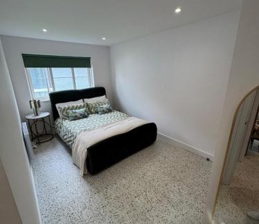 Caterham Apartment | The Green Dream