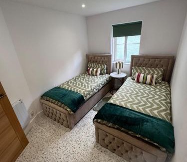 Caterham Apartment | The Green Dream