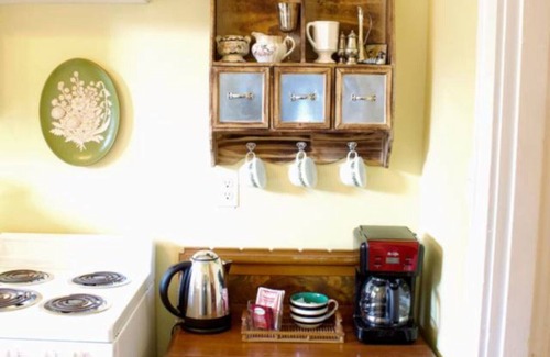 Owensboro House | The Green Garden Cottage is +1200 square feet house, centrally located