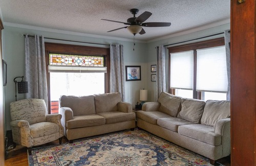 Emporia House | The Green House-Entire 3 Bedroom, located Minutes From Downtown Emporia And ESU