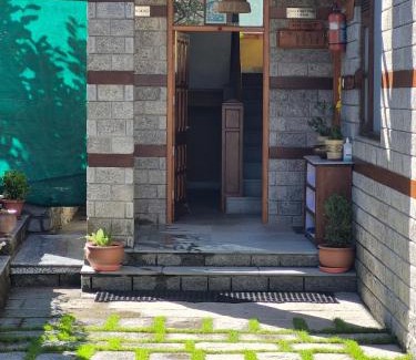 Manali Cabin | The Green Mountain Lodge