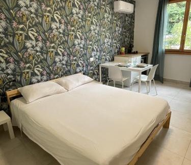 Costermano Apartment | The Green Nest - pool & lake view