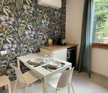 Costermano Apartment | The Green Nest - pool & lake view