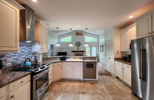 Huntsville House | The Green Oasis Near Providence, Mid City