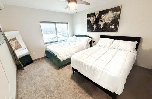 Downtown Des Moines Apartment | The Green Onyx Escape
