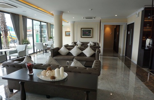Bang Sao Thong Hotel | The Green View Hotel