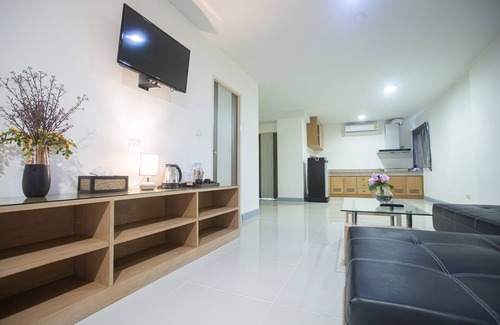 San Sai Hotel | The Greenery Central Suites