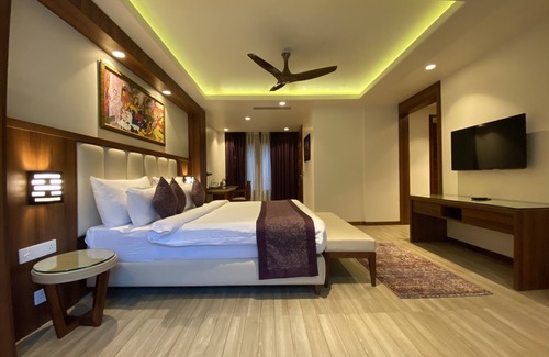 Khanapara Hotel | The Greenwood Resort, Guwahati
