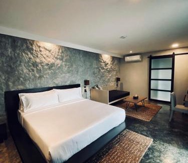 Guiuan Hotel | The Grey Inn