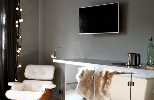 Bury St Edmunds Apartment | The Grey Room - Luxurious, Private