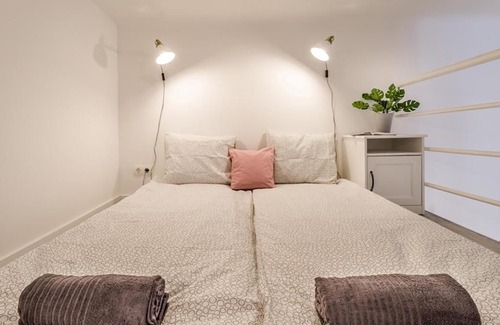 Ujlipotvaros Apartment | The Grey - Studio apartment with SLEEPING LOFT in the center of Budapest
