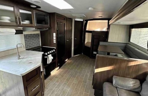 Hermosa House | The Grey Wolf - Camper by Mount Rushmore/Custer SP