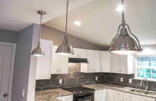 Bella Vista House | The Grisham - 4 bedrooms, fenced yard, sun room