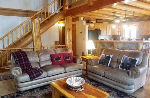 Alto Cabin | The Grizz Summary: Th