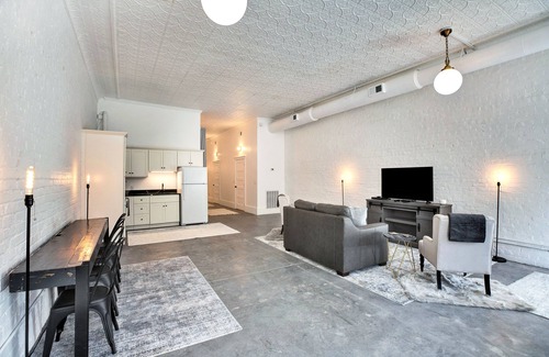 New Market House | The Grocery - Cozy, Spacious Downtown Building
