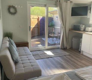 Fort William Apartment | The Grove Cabin