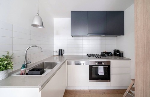 Arncliffe Apartment | The Grove Convenient Riverside Living
