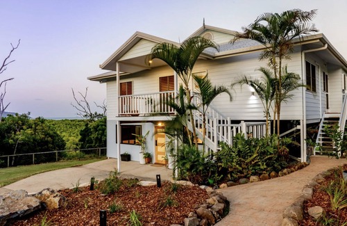 Cannonvale Apartment | The Grove Guest House