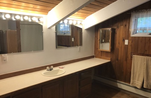 Sand Lake House | The guest house and nature
