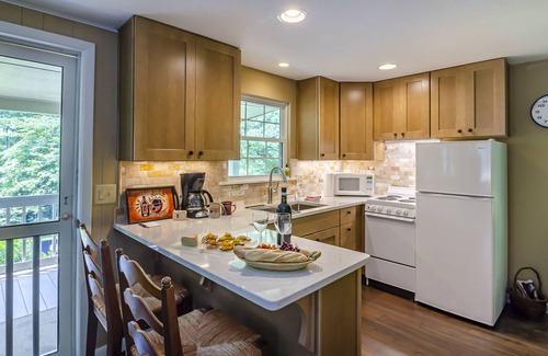 Franklin Cottage | "The Guest House" private ,quiet, peaceful, relaxing