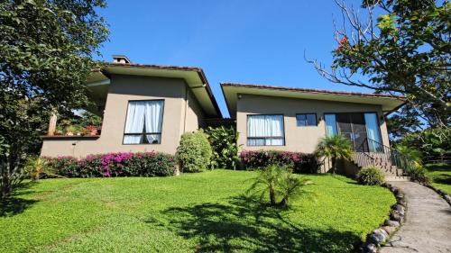 Boquete Bed & Breakfast | The Guest Suites at Manana Madera